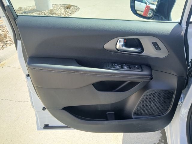 2027 Chrysler Pacifica PACIFICA SELECT