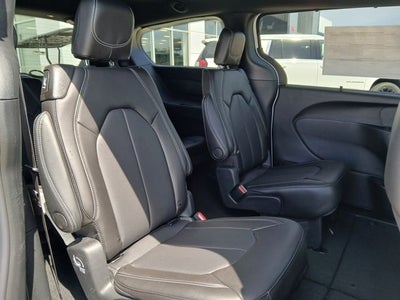 2027 Chrysler Pacifica PACIFICA SELECT