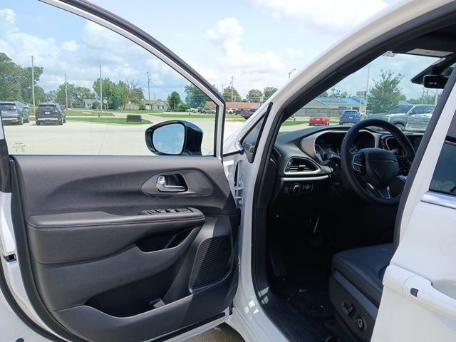 2027 Chrysler Pacifica PACIFICA LX