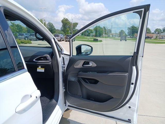 2027 Chrysler Pacifica PACIFICA LX