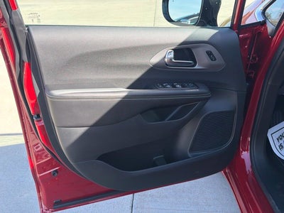 2027 Chrysler Pacifica PACIFICA LIMITED