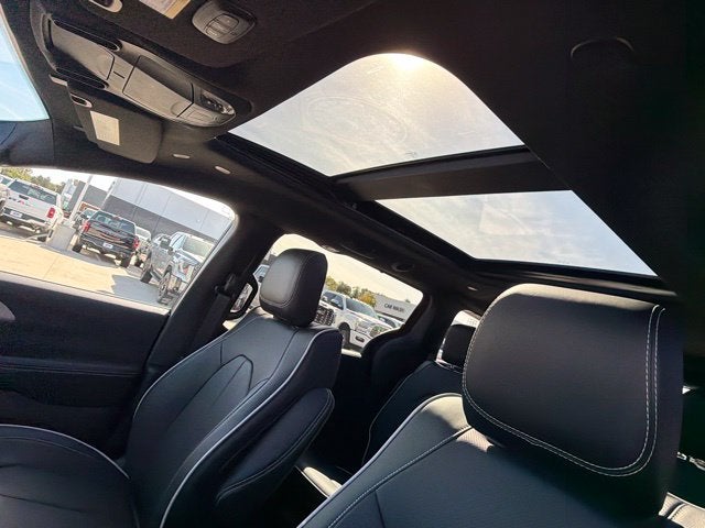 2027 Chrysler Pacifica PACIFICA LIMITED