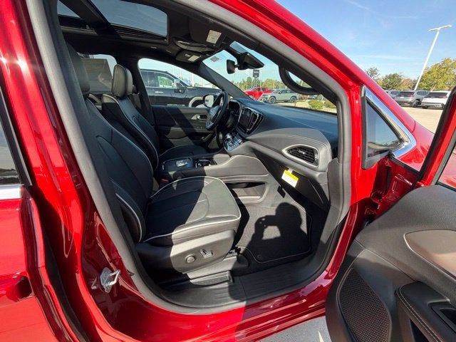 2027 Chrysler Pacifica PACIFICA LIMITED