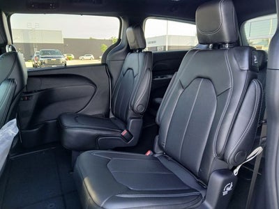 2027 Chrysler Pacifica PACIFICA SELECT AWD