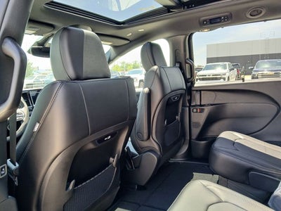 2027 Chrysler Pacifica PACIFICA SELECT AWD