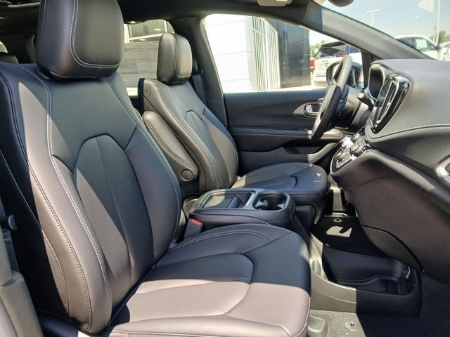 2027 Chrysler Pacifica PACIFICA SELECT AWD