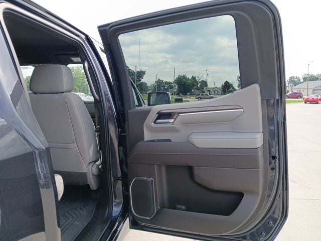 2022 Chevrolet Silverado 1500 4WD Crew Cab Standard Bed LT