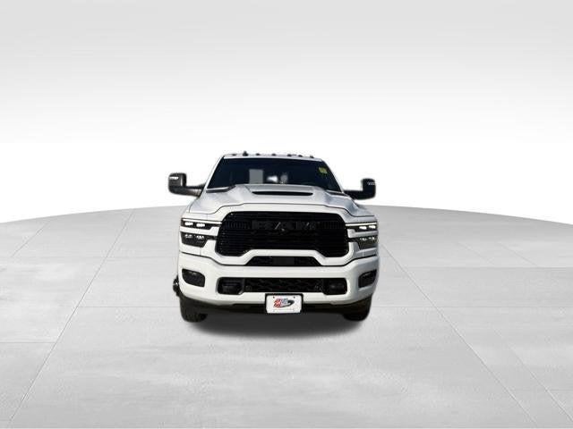 2026 RAM 3500 Laramie Crew Cab 4x4 8' Box