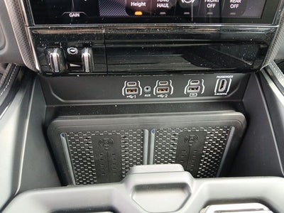 2026 RAM 3500 RAM 3500 LIMITED CREW CAB 4X4 8' BOX