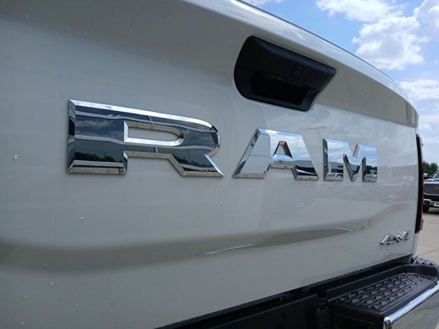 2027 RAM Ram 2500 RAM 2500 TRADESMAN CREW CAB 4X4 6'4' BOX