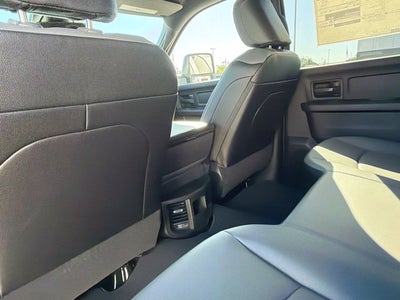 2027 RAM Ram 2500 RAM 2500 TRADESMAN CREW CAB 4X4 6'4' BOX