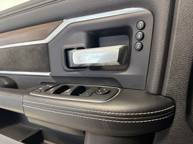 2022 RAM 2500 Laramie Crew Cab 4x4 6'4' Box