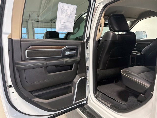 2022 RAM 2500 Laramie Crew Cab 4x4 6'4' Box
