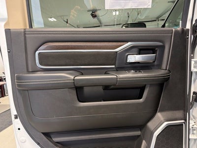 2022 RAM 2500 Laramie Crew Cab 4x4 6'4' Box