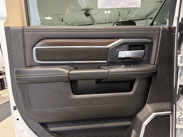 2022 RAM 2500 Laramie Crew Cab 4x4 6'4' Box