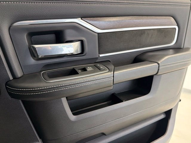 2022 RAM 2500 Laramie Crew Cab 4x4 6'4' Box