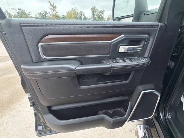 2023 RAM 2500 Laramie Crew Cab 4x4 6'4' Box