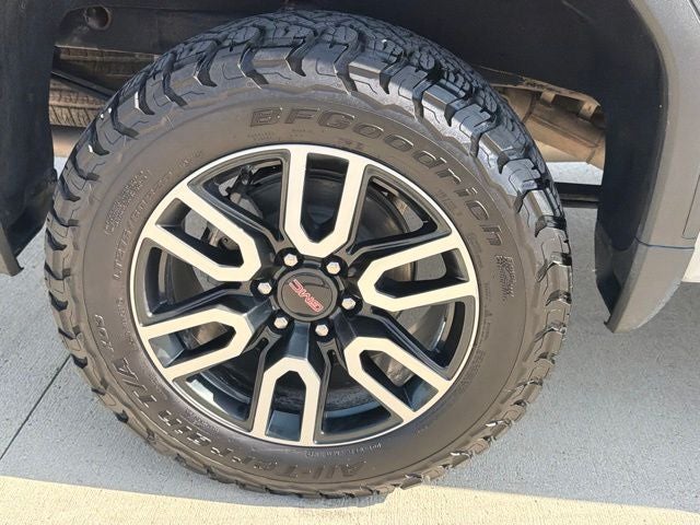 2024 GMC Sierra 1500 4WD Crew Cab Standard Box AT4