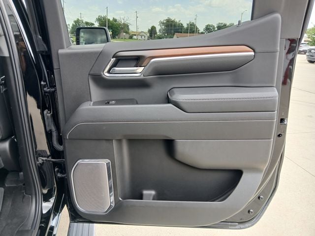 2025 GMC Sierra 1500 4WD Crew Cab Short Box Denali