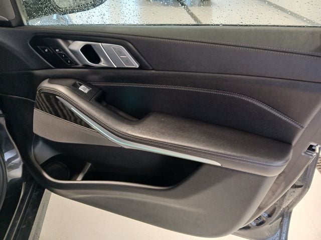 2022 BMW X7 M50i