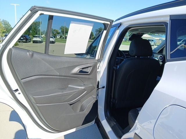 2025 Chevrolet Trax FWD LT
